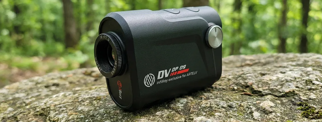 Тепловизионный монокуляр DV DP 09 InfiRay exclusive for ARTELV на камне в лесу