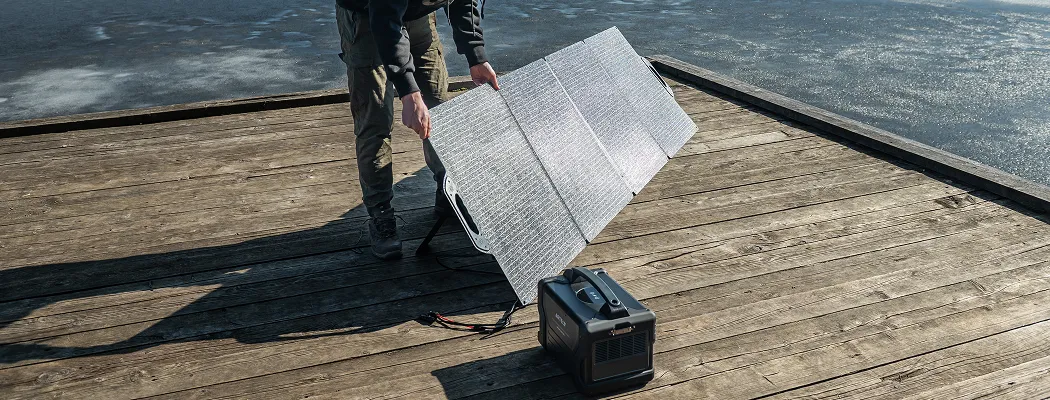 Складная солнечная панель ARTELV, подключенная к портативной электростанции